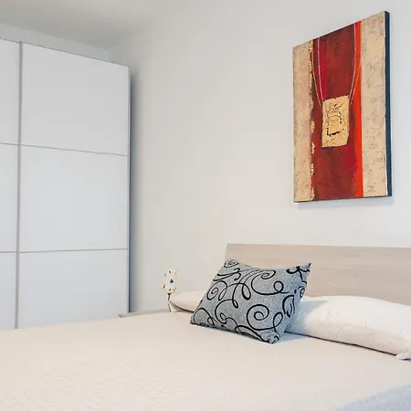 Vista - Italian Homing Apartment *