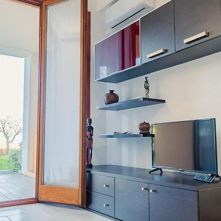 Vista - Italian Homing Apartment *