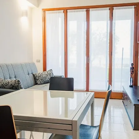Vista - Italian Homing Apartment